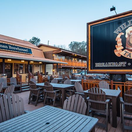 פיג'ן פורג' Wild Bear Inn מראה חיצוני תמונה