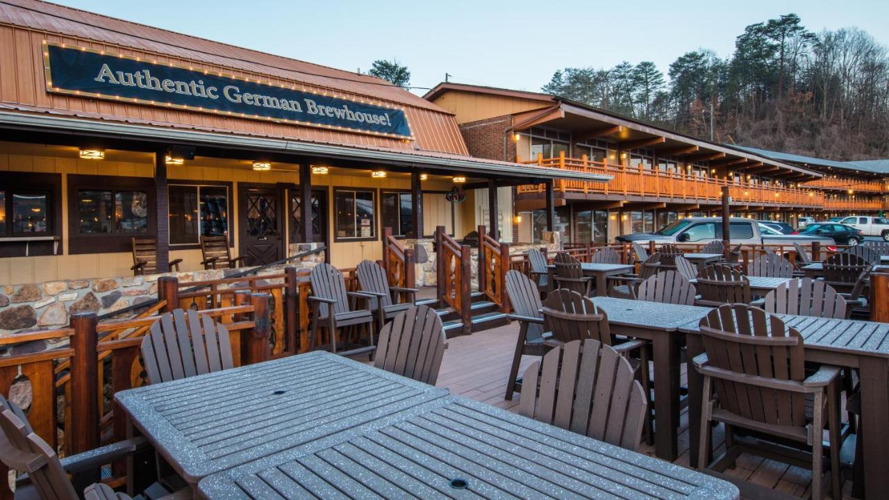 פיג'ן פורג' Wild Bear Inn מראה חיצוני תמונה