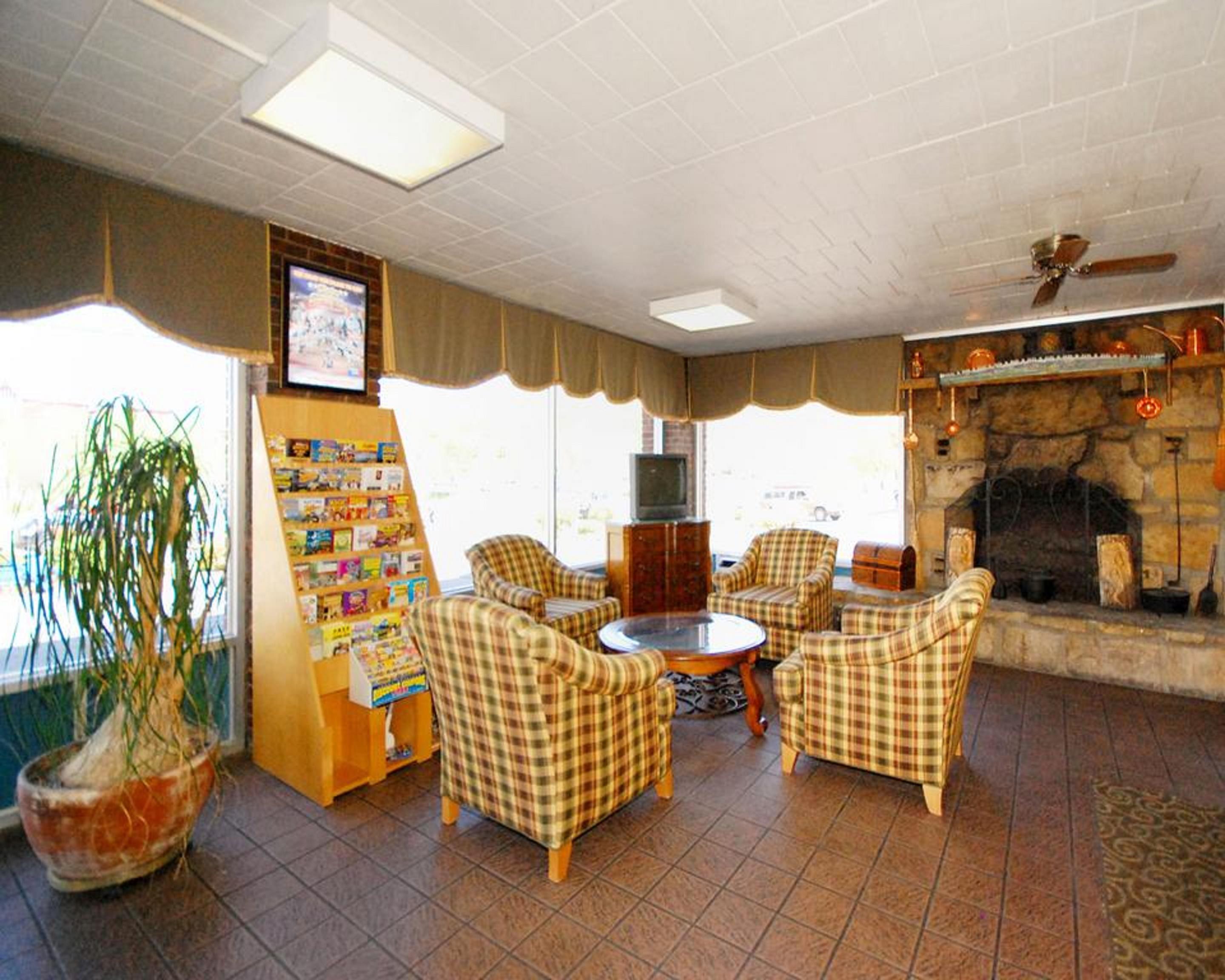 פיג'ן פורג' Wild Bear Inn מראה חיצוני תמונה