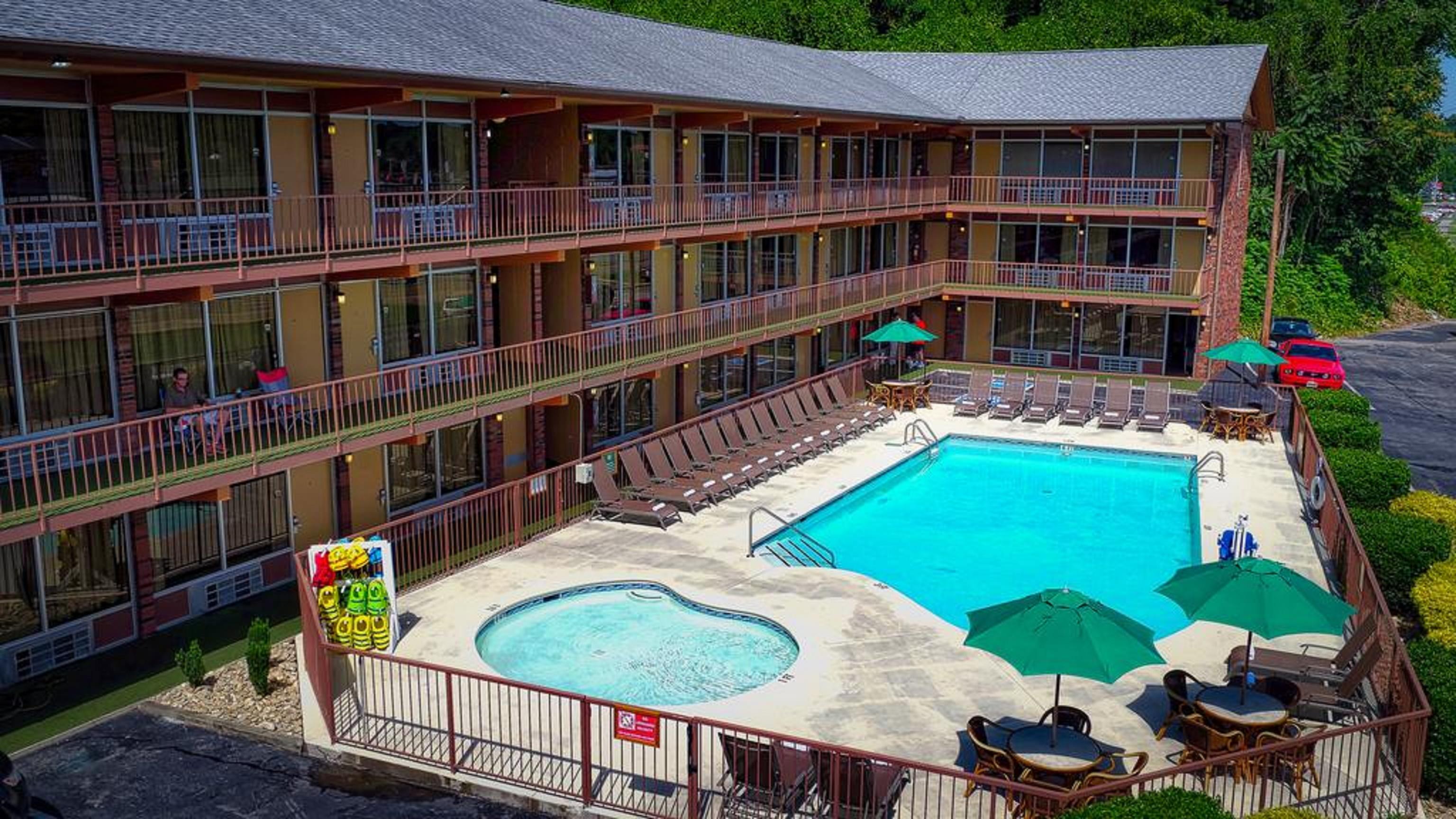 פיג'ן פורג' Wild Bear Inn מראה חיצוני תמונה