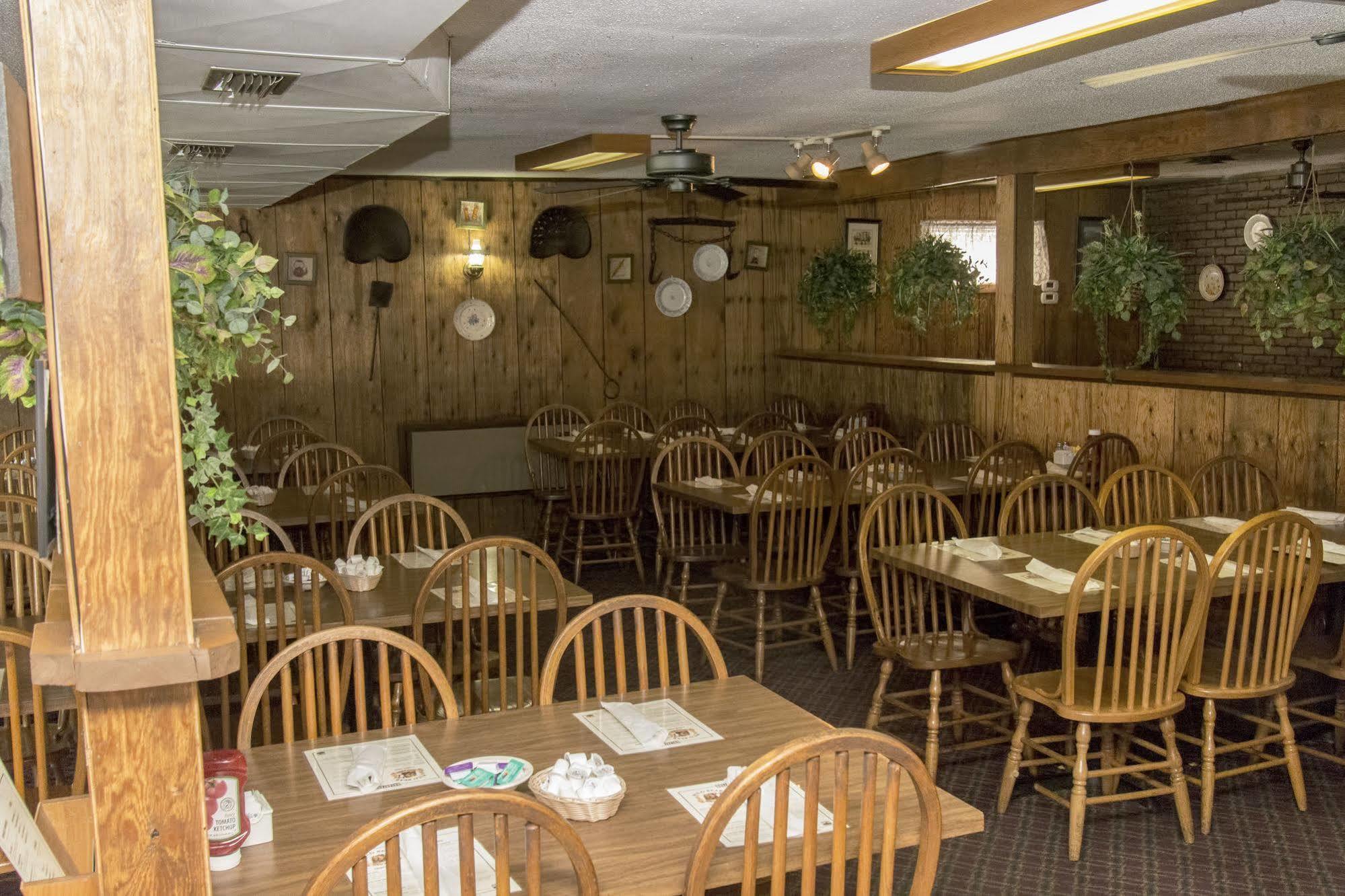 פיג'ן פורג' Wild Bear Inn מראה חיצוני תמונה