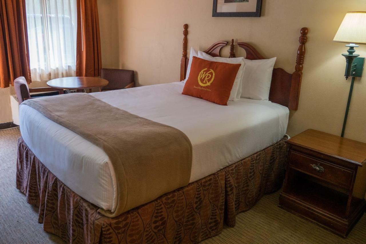 פיג'ן פורג' Wild Bear Inn מראה חיצוני תמונה