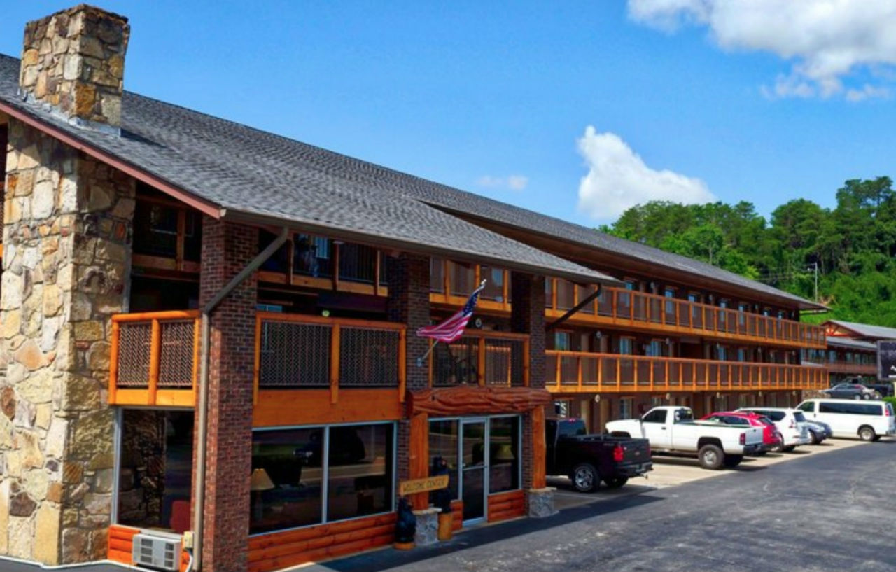 פיג'ן פורג' Wild Bear Inn מראה חיצוני תמונה